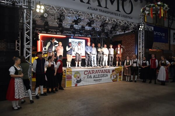 Caravana da Alegria reúne mais de 1,5 mil pessoas em Lagoa Vermelha