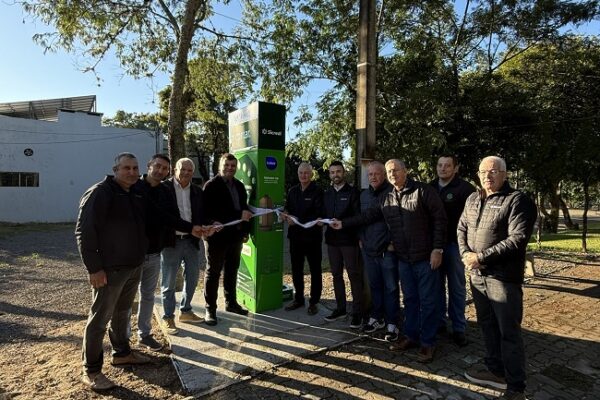 Sicredi e Prefeitura inauguram estação pública de hidratação