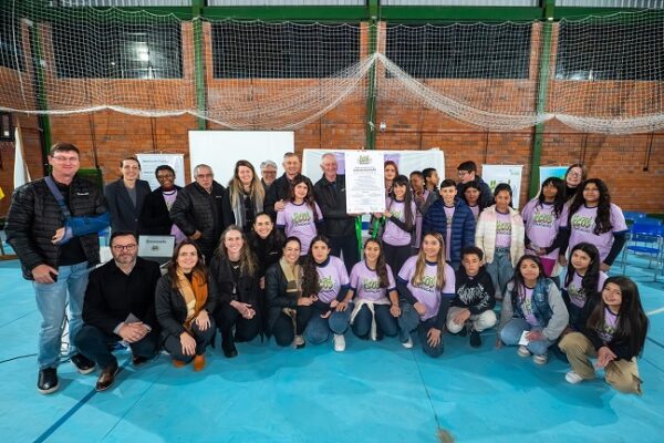 Estudantes fundam cooperativa escolar inspirada na preservação do meio ambiente