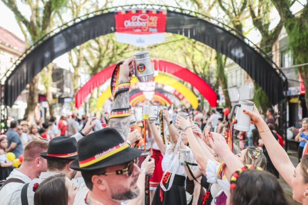 Descida da Alegria Oktober Heilige vai movimentar as ruas de Santa Cruz nas tardes de sábado